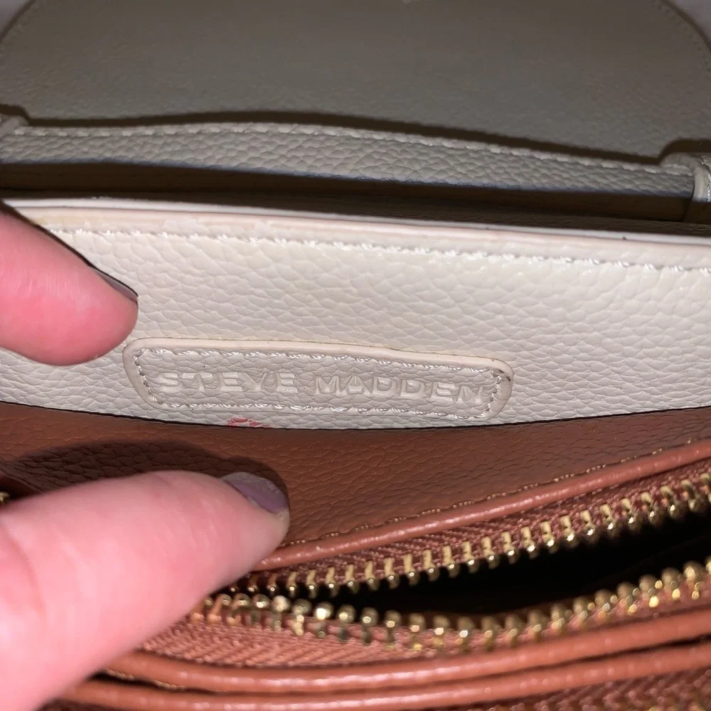 Steve Madden | Brown and Cream Cross Body Purse - Picture 8 of 10